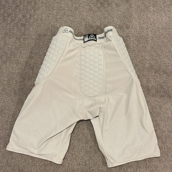 Padded combat shorts - Picture 2 of 2